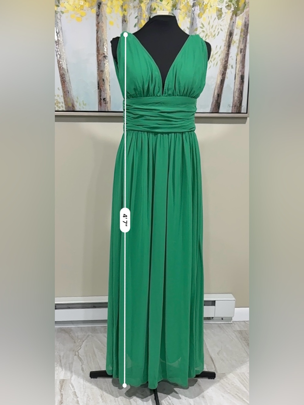 Elegant Emerald Green V-Neck Long Chiffon Maxi Dress - Picture 2 of 13